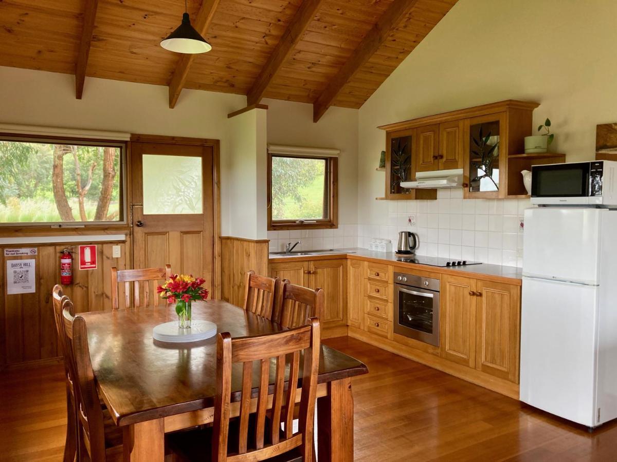 Daysy Hill Country Cottages Port Campbell Exterior foto
